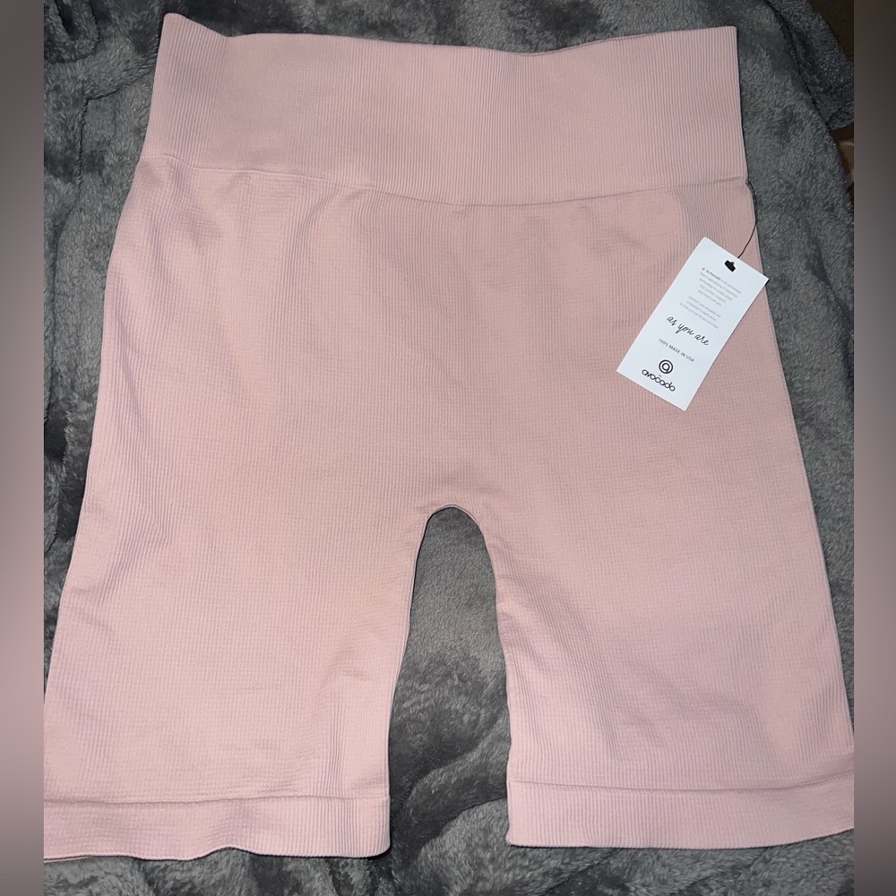 Avocado rubbed biker shorts